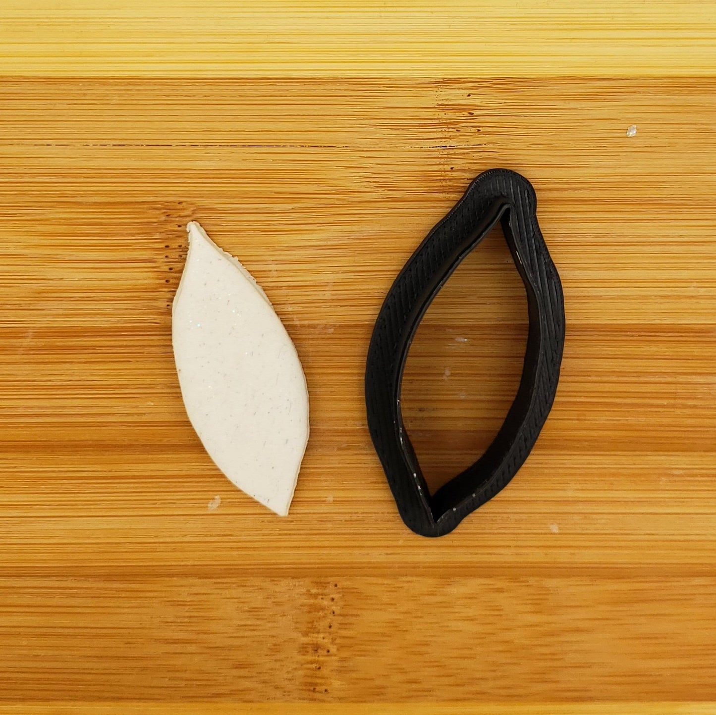 Simple Leaf Shaped Plastic Cookie Cutter - Polymer Clay Cutter - Fondant Cutter - Craft Cutters - 3d Printed Cookie Cutter