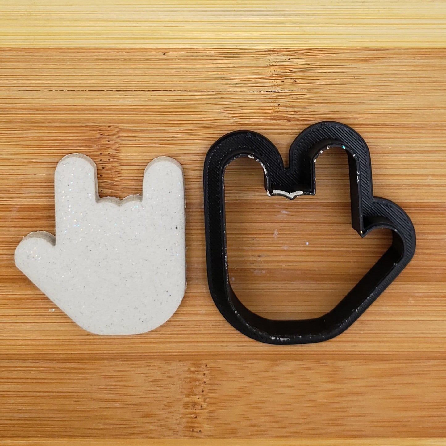 I Love You Hand Sign Cookie Cutter - Polymer Clay Cutter - Fondant Cutter - Craft Cutters - 3d Printed Cookie Cutter