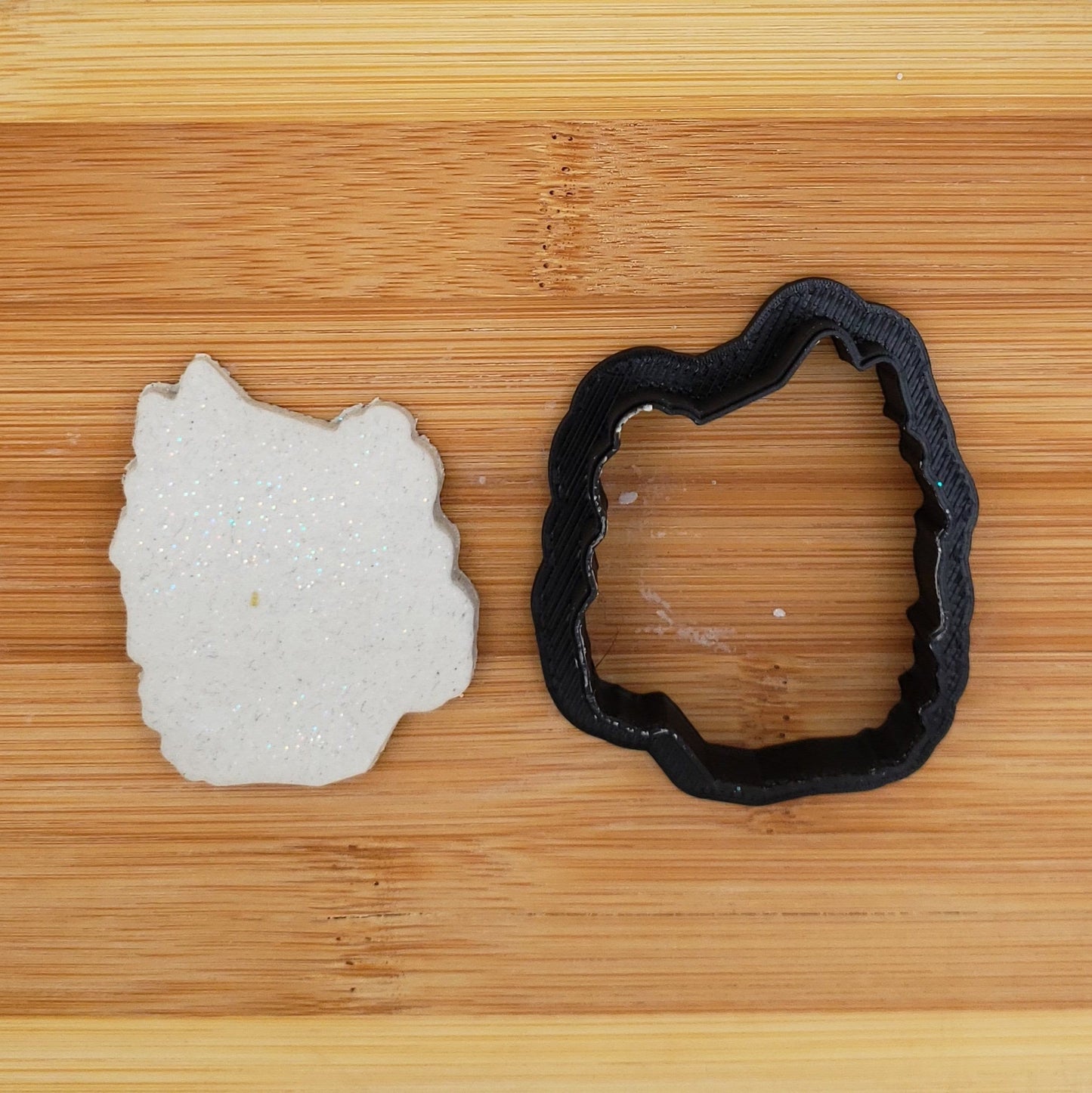 Hula Skirt or Grass Skirt or Luau Skirt Cookie Cutter - Polymer Clay Cutter - Fondant Cutter - Craft Cutters - 3d Printed Cookie Cutter