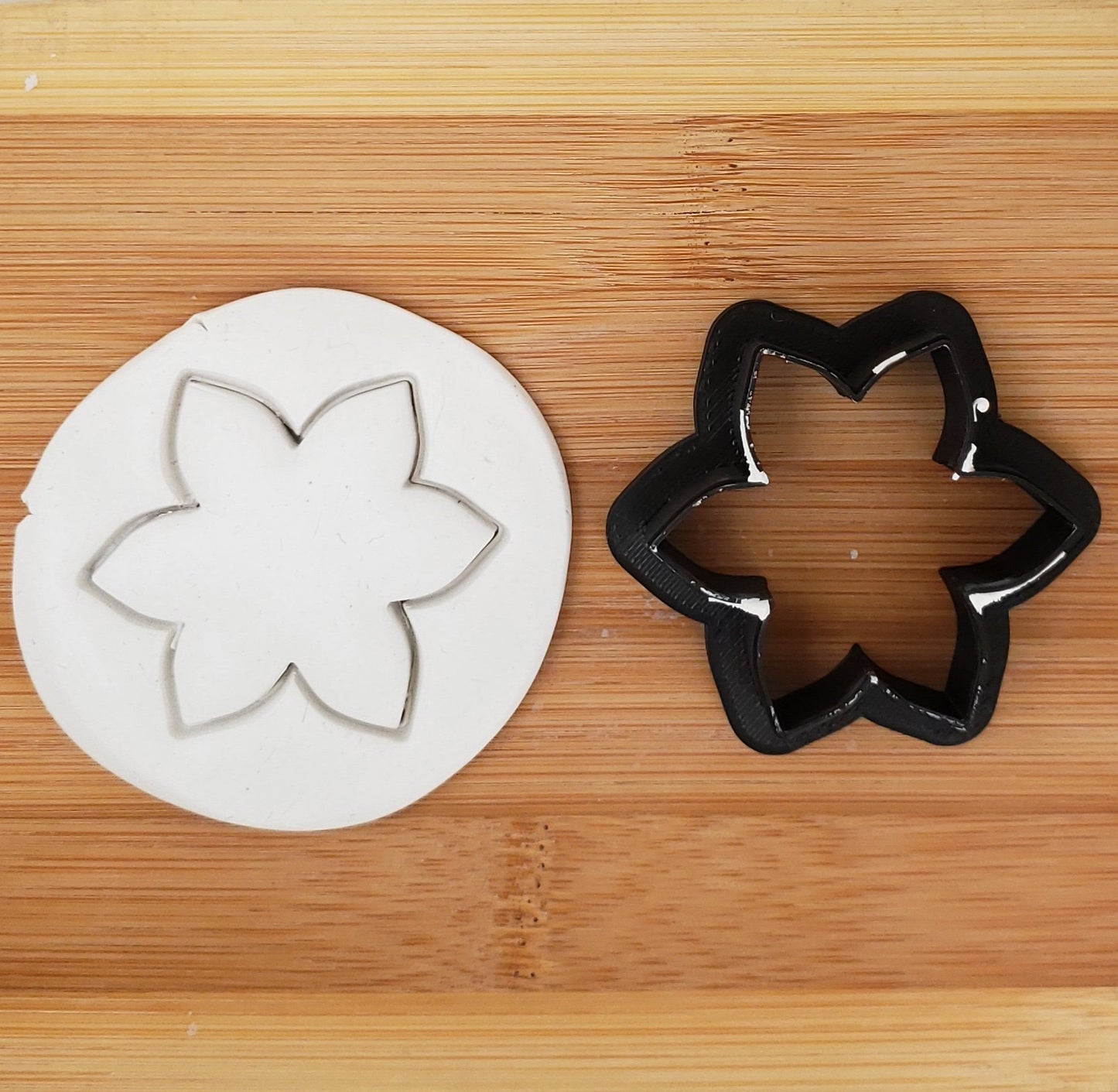 Daffodil Shaped Plastic Cookie Cutter