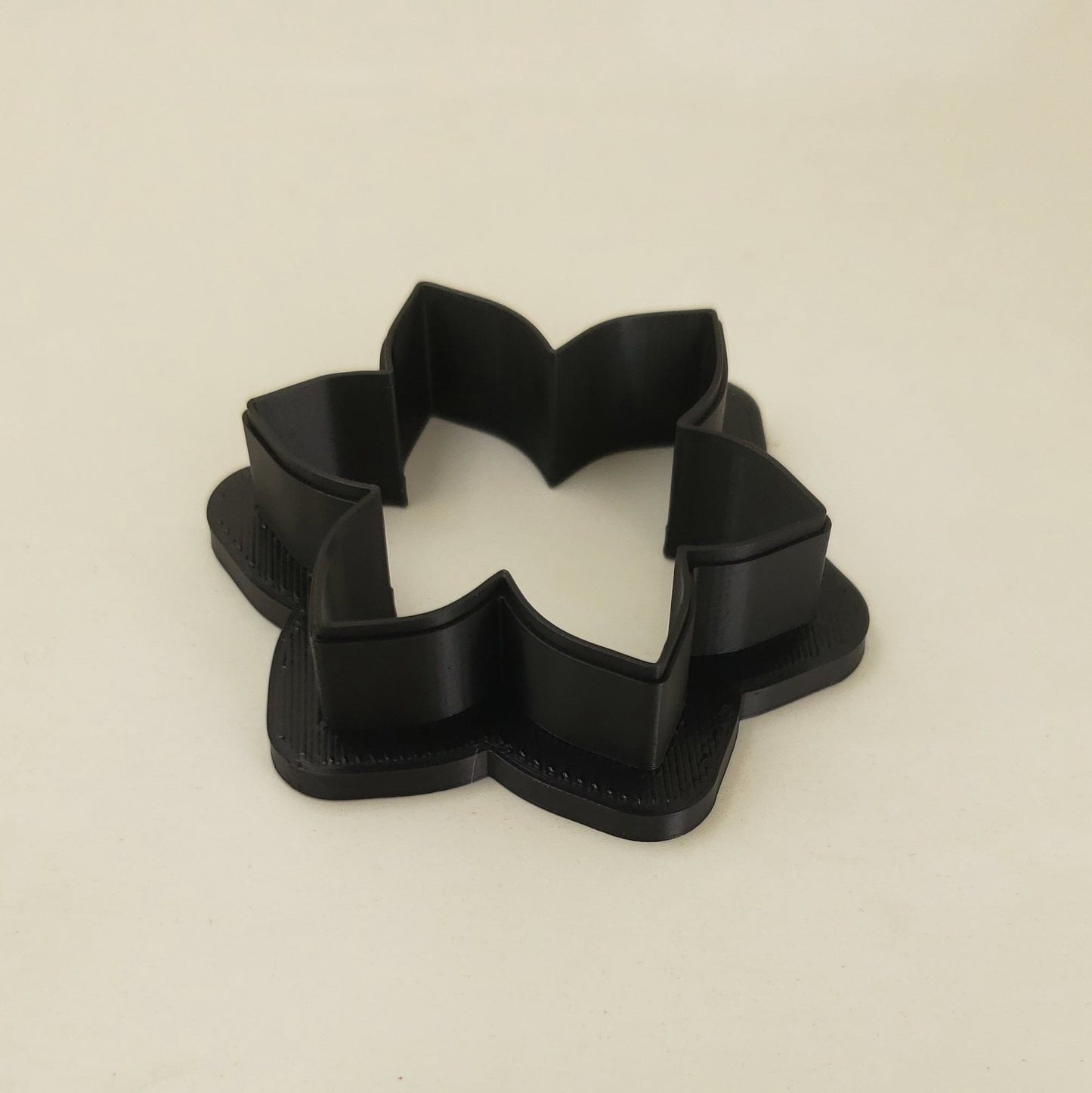 Daffodil Shaped Plastic Cookie Cutter