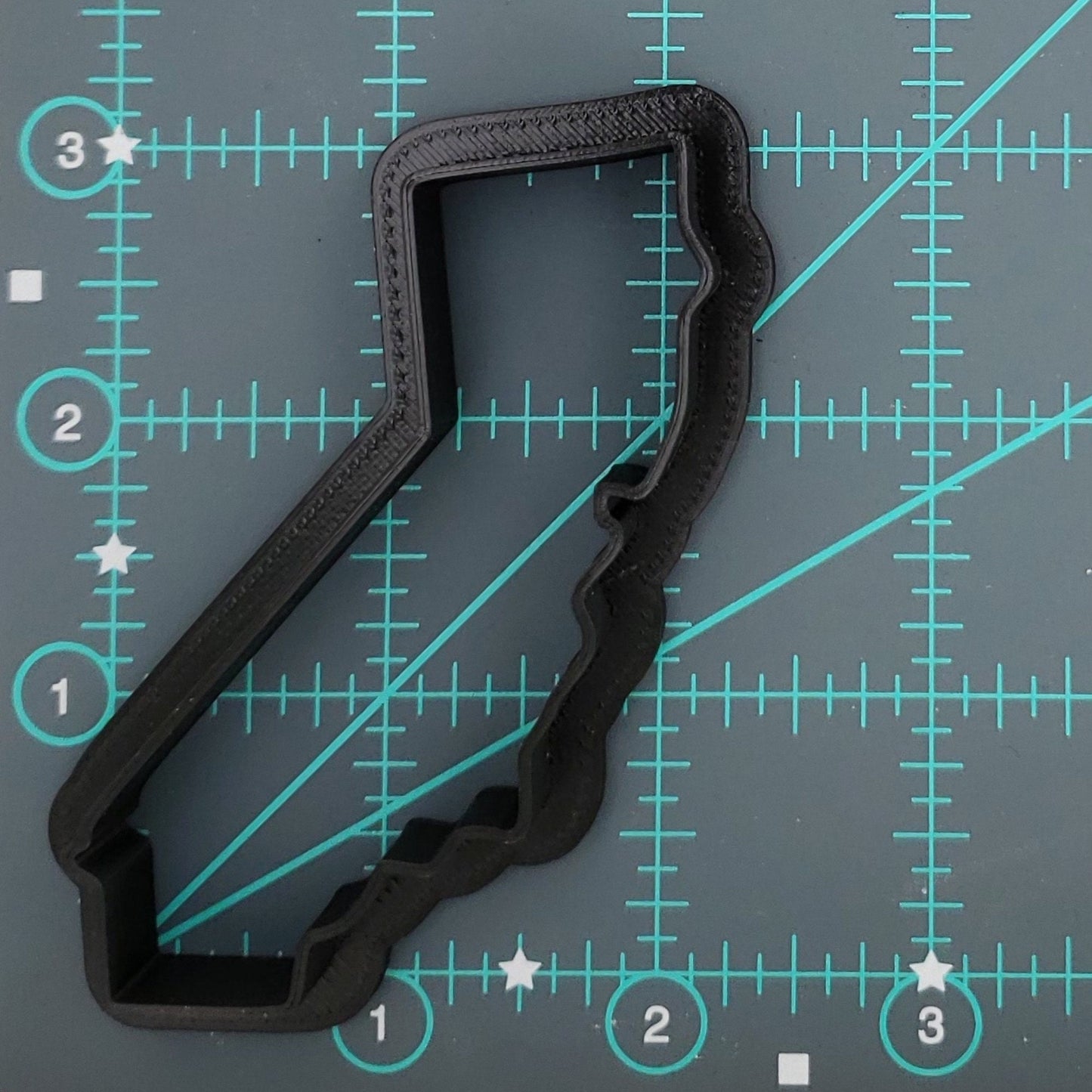 State of California Shaped Plastic Cookie Cutter - United States Cookie Cutter - Polymer Clay Cutter - Craft Cutters - 3d Printed Cutter