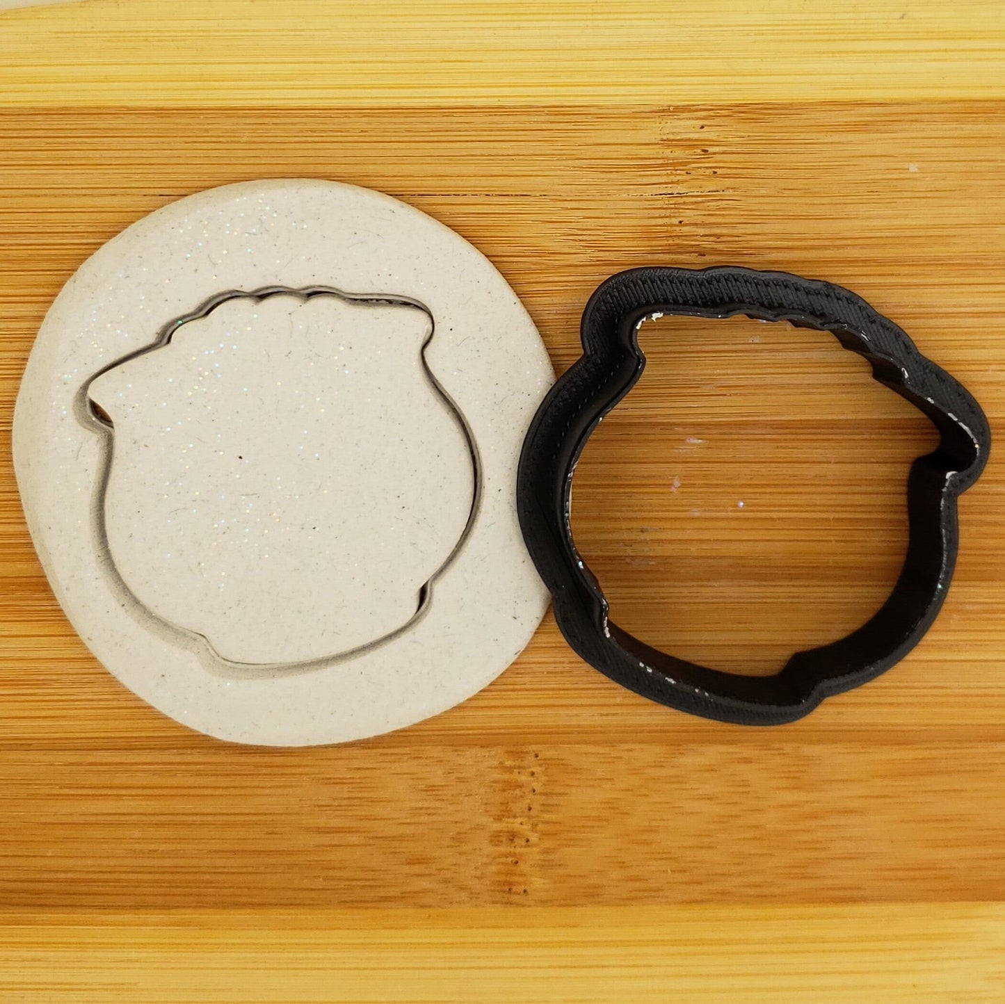 Pot of Gold Shaped Plastic Cookie Cutter - Polymer Clay Cotter - Fondant Cutter - Craft Cutters - 3d Printed Cookie Cutter