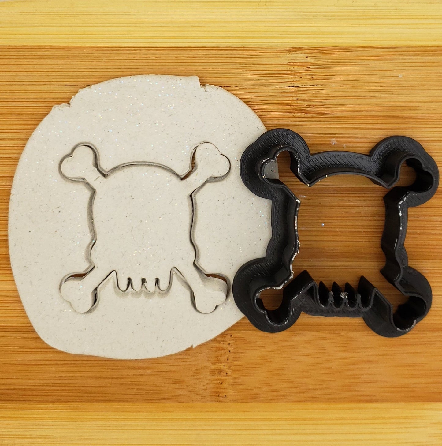 Skull and Crossbones Shaped Plastic Cookie Cutter - Polymer Clay Cutter - Fondant Cutter - Craft Cutters - 3d Printed Cookie Cutter