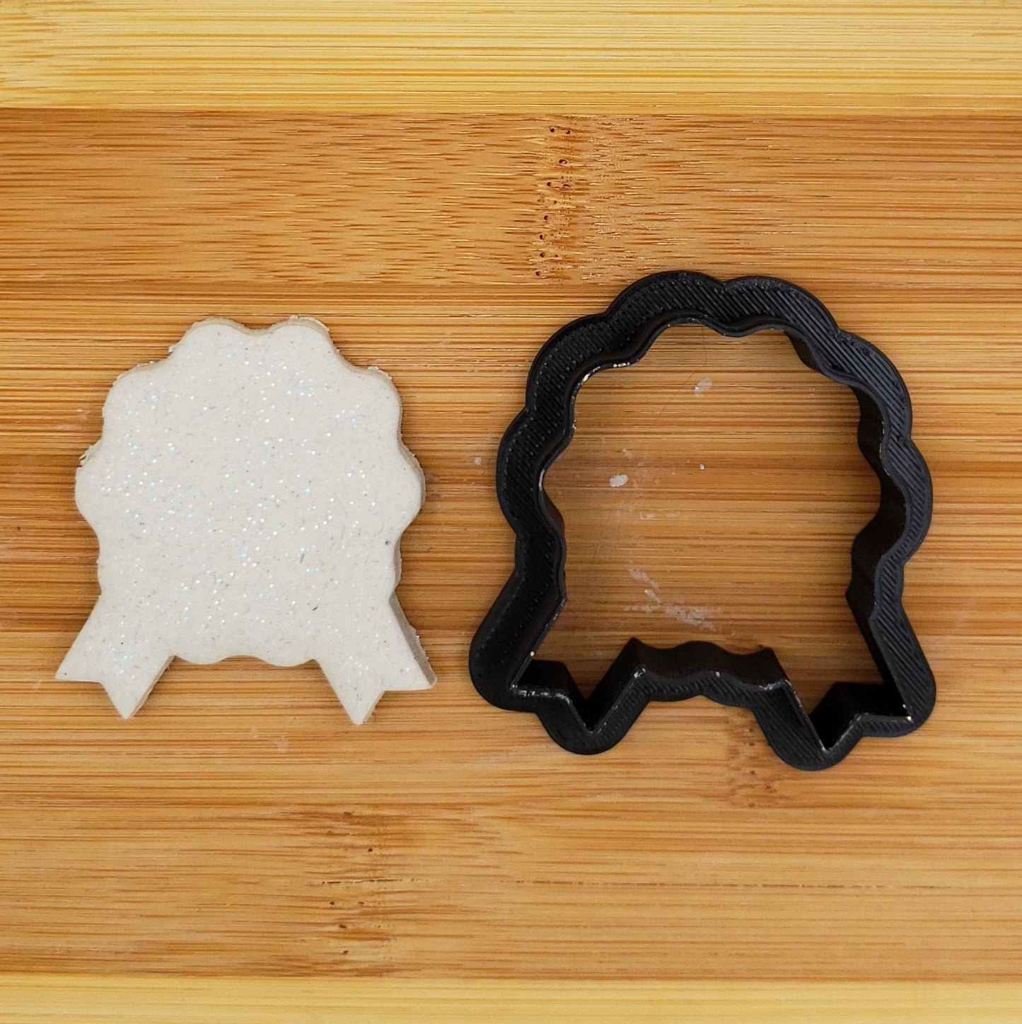 Badge with Ribbon Shaped Plastic Cookie Cutter - Polymer Clay Cutter - Fondant Cutter - Craft Cutters - 3d Printed Cookie Cutter