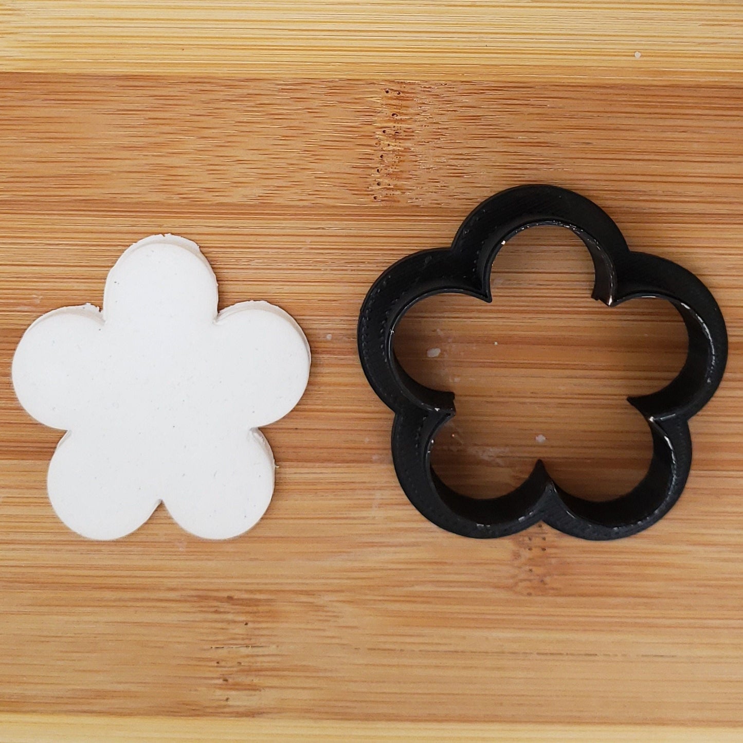 Daisy Flower Shaped Plastic Cookie Cutter