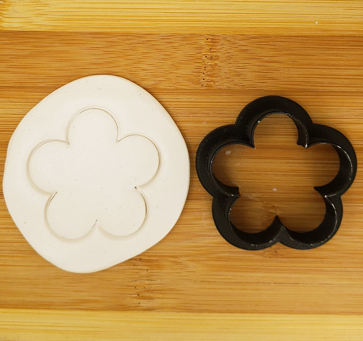 Daisy Flower Shaped Plastic Cookie Cutter